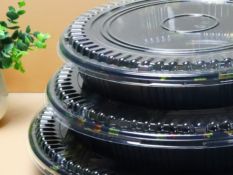 Made of food-grade PET plastic, safe for direct contact with sushi and other foods
